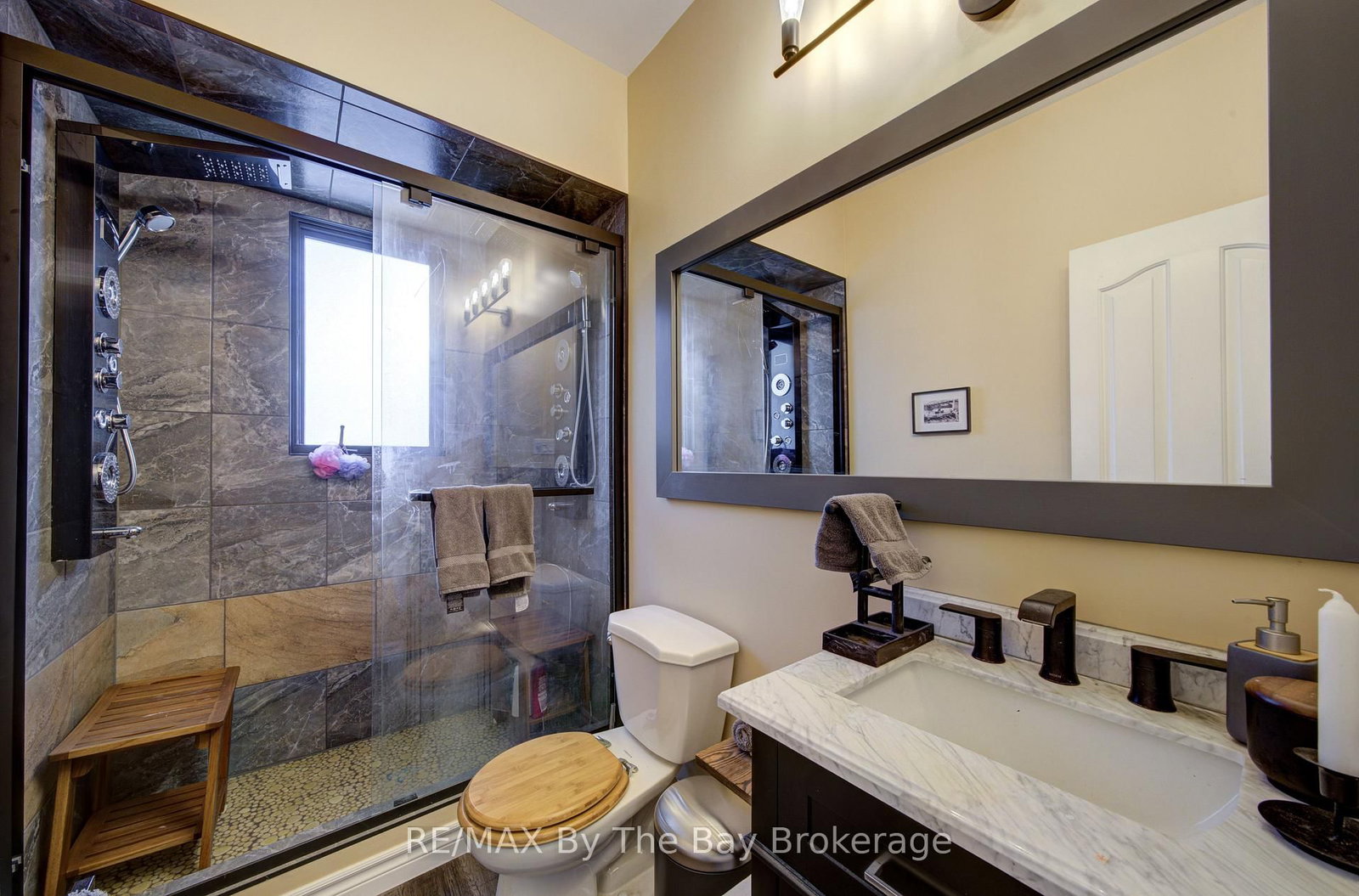 32 1st Lane • Wasaga Beach, ON photo 10