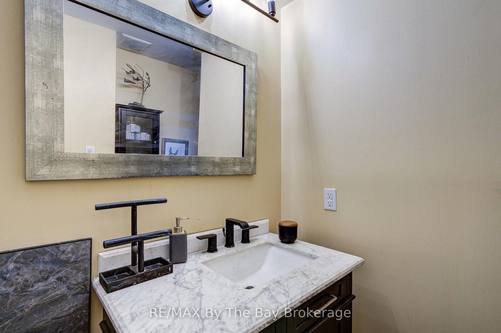 32 1st Lane • Wasaga Beach, ON photo 21