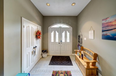 32 1st Lane • Wasaga Beach, ON photo 3