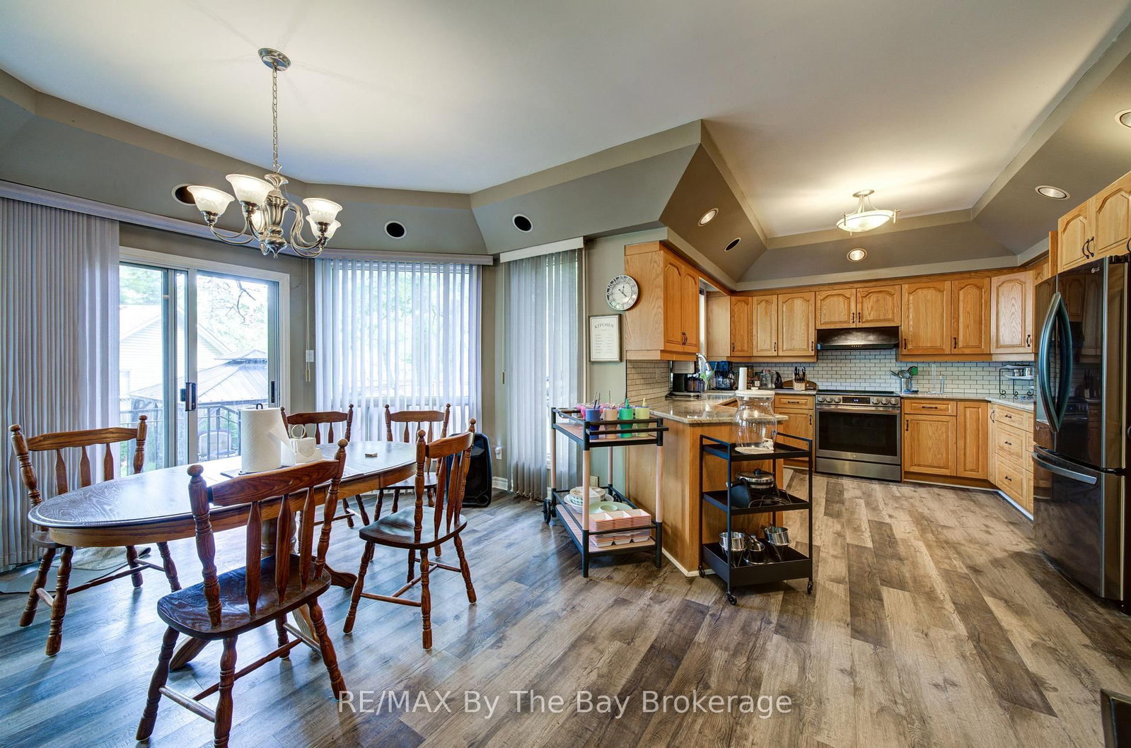 32 1st Lane • Wasaga Beach, ON photo 6