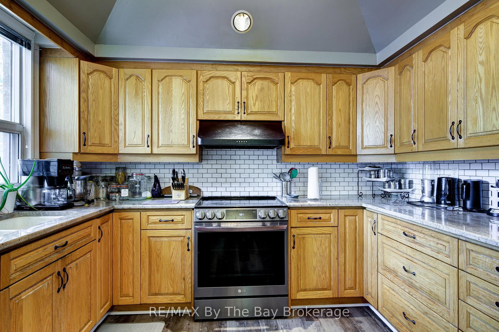 32 1st Lane • Wasaga Beach, ON photo 7