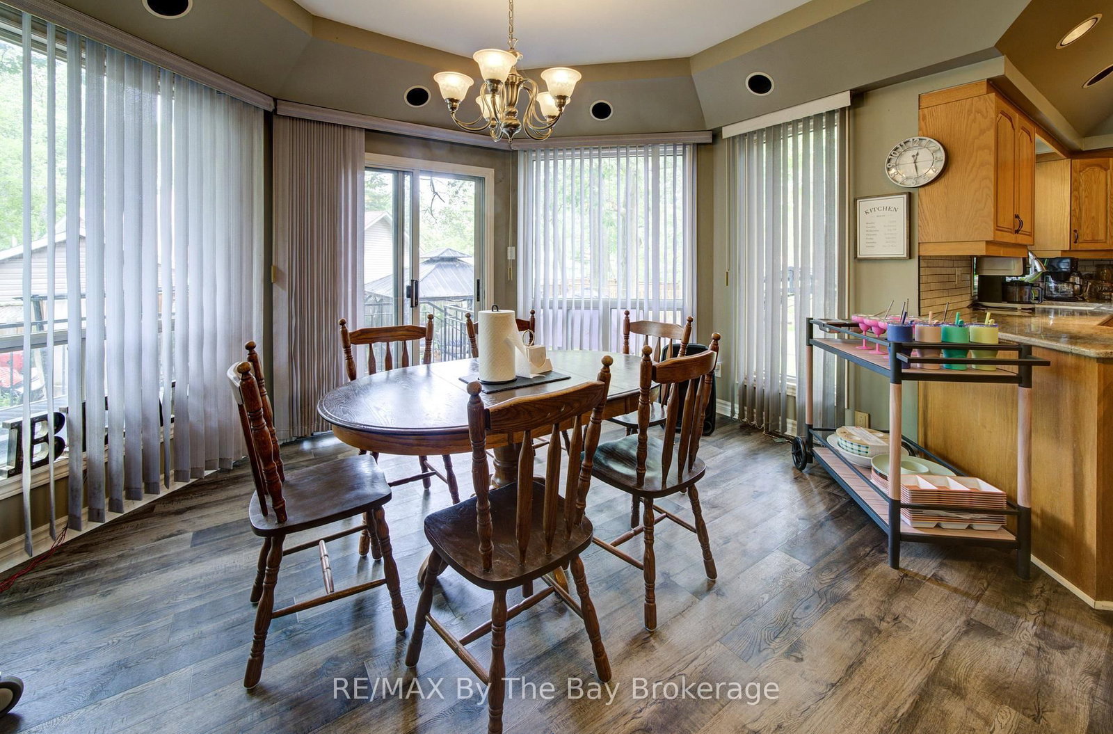 32 1st Lane • Wasaga Beach, ON photo 8
