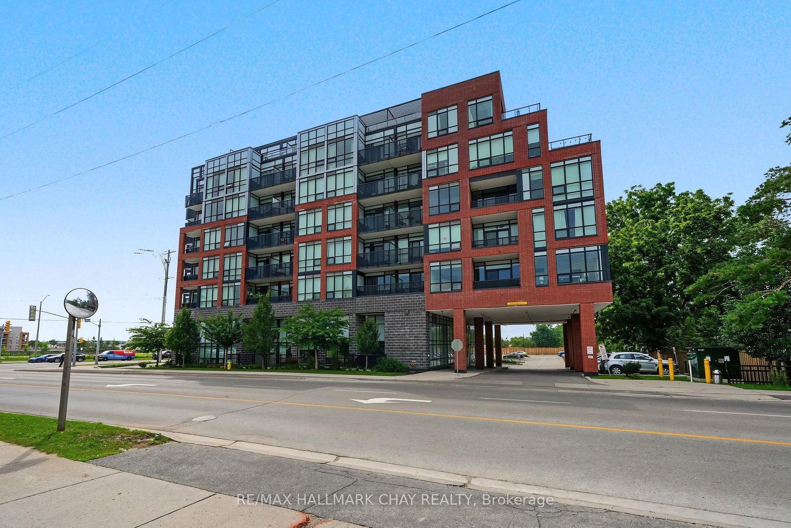 681 Yonge Street • #418 • Barrie, ON photo 1
