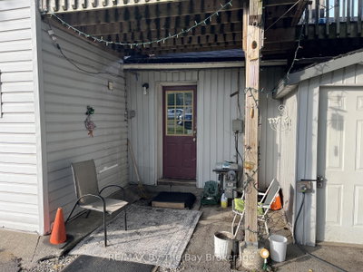 13 HENRY Street • Barrie, ON photo 4