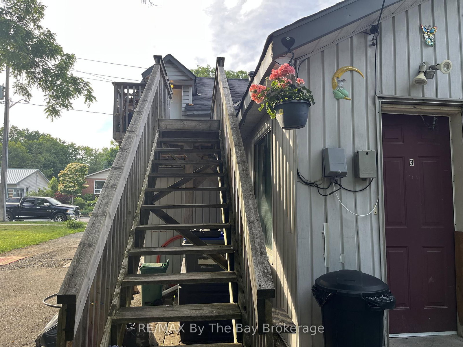 13 HENRY Street • Barrie, ON photo 6