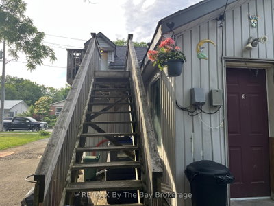 13 HENRY Street • Barrie, ON photo 6