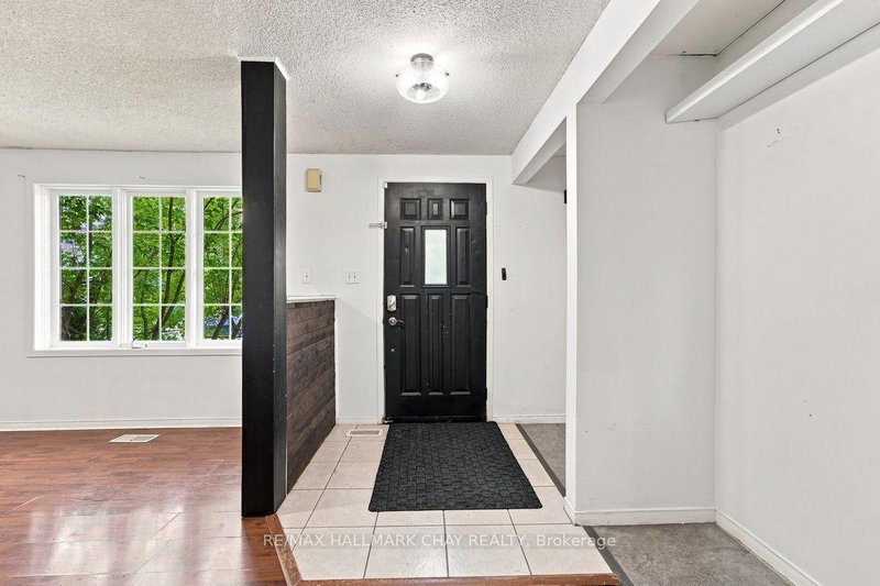 26 Whitehorn Crescent