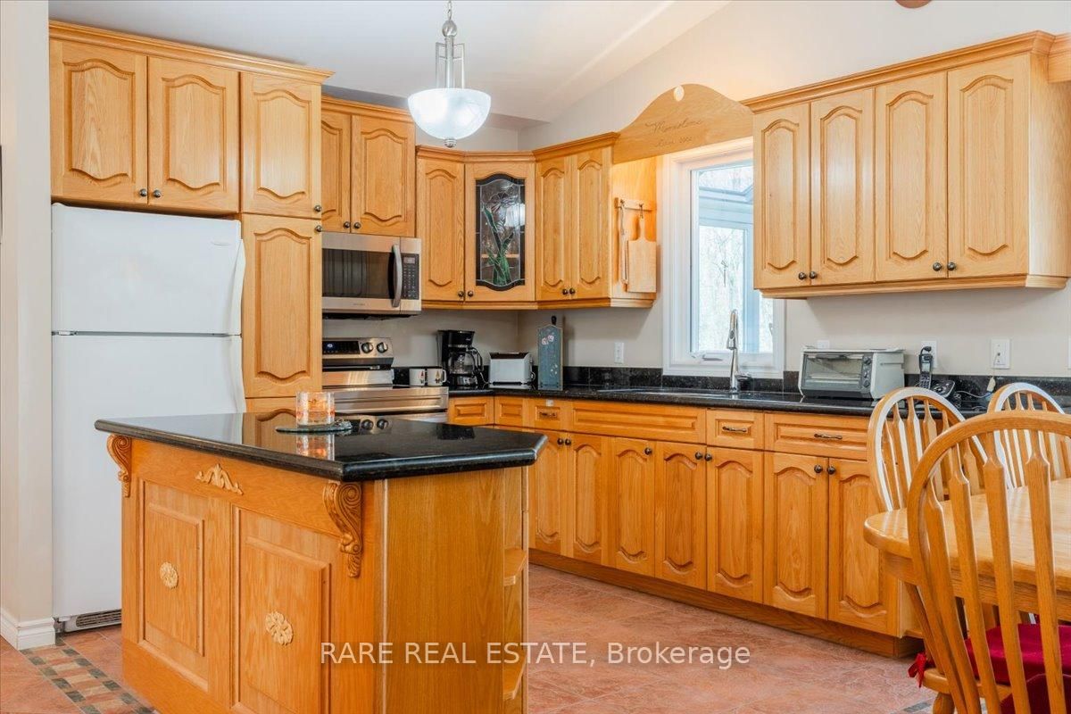 37 Boyd Crescent • Oro-Medonte, ON photo 5