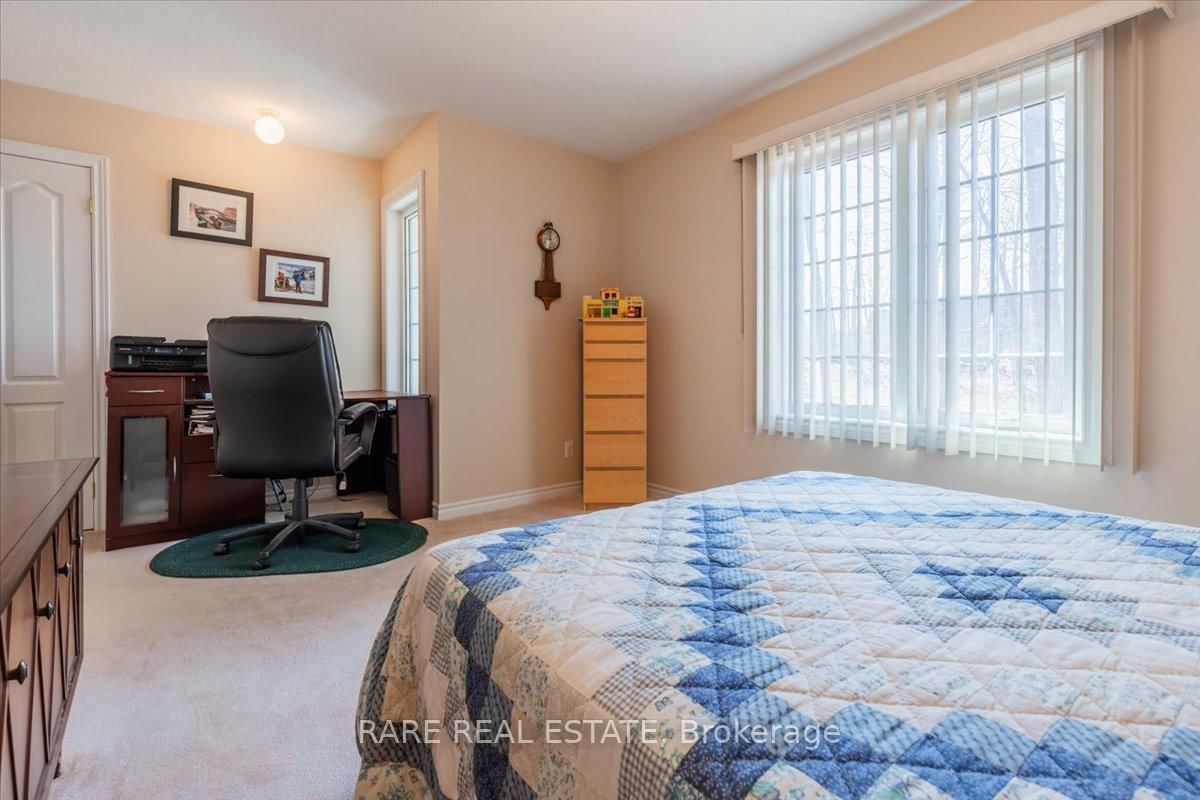 37 Boyd Crescent • Oro-Medonte, ON photo 9