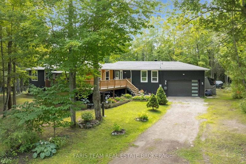 8 Joliet Crescent