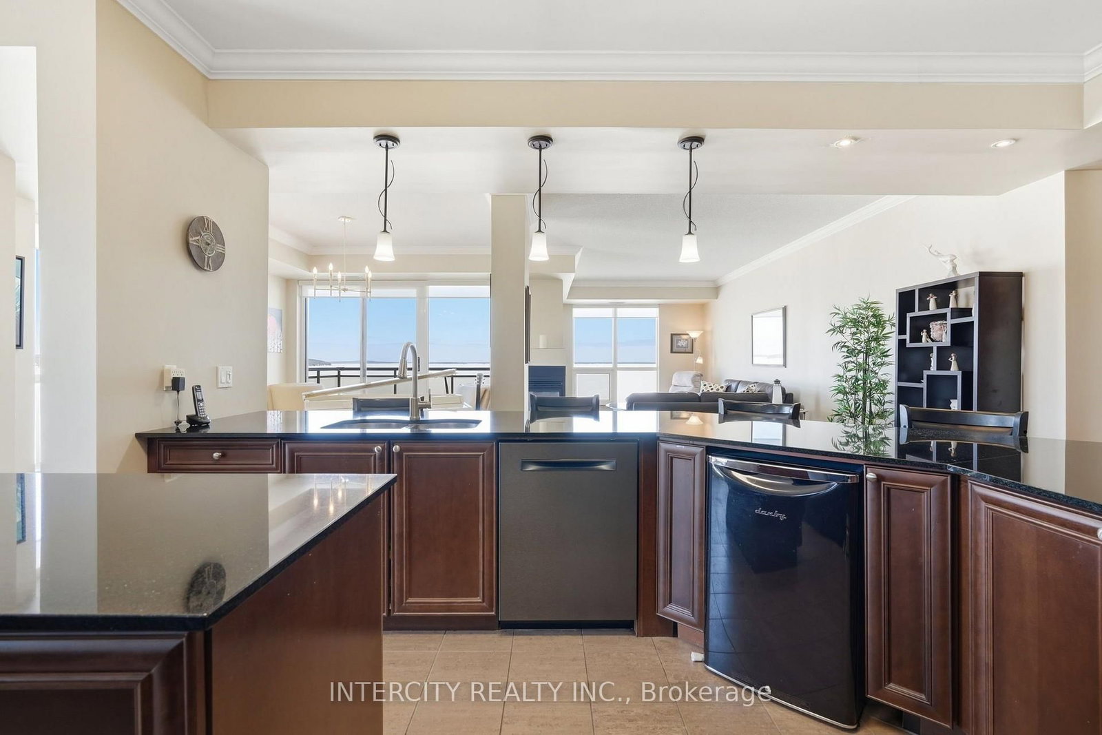 699 Aberdeen Boulevard • #901 • Midland, ON photo 6
