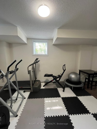 32 Middleton Drive • Wasaga Beach, ON photo 9