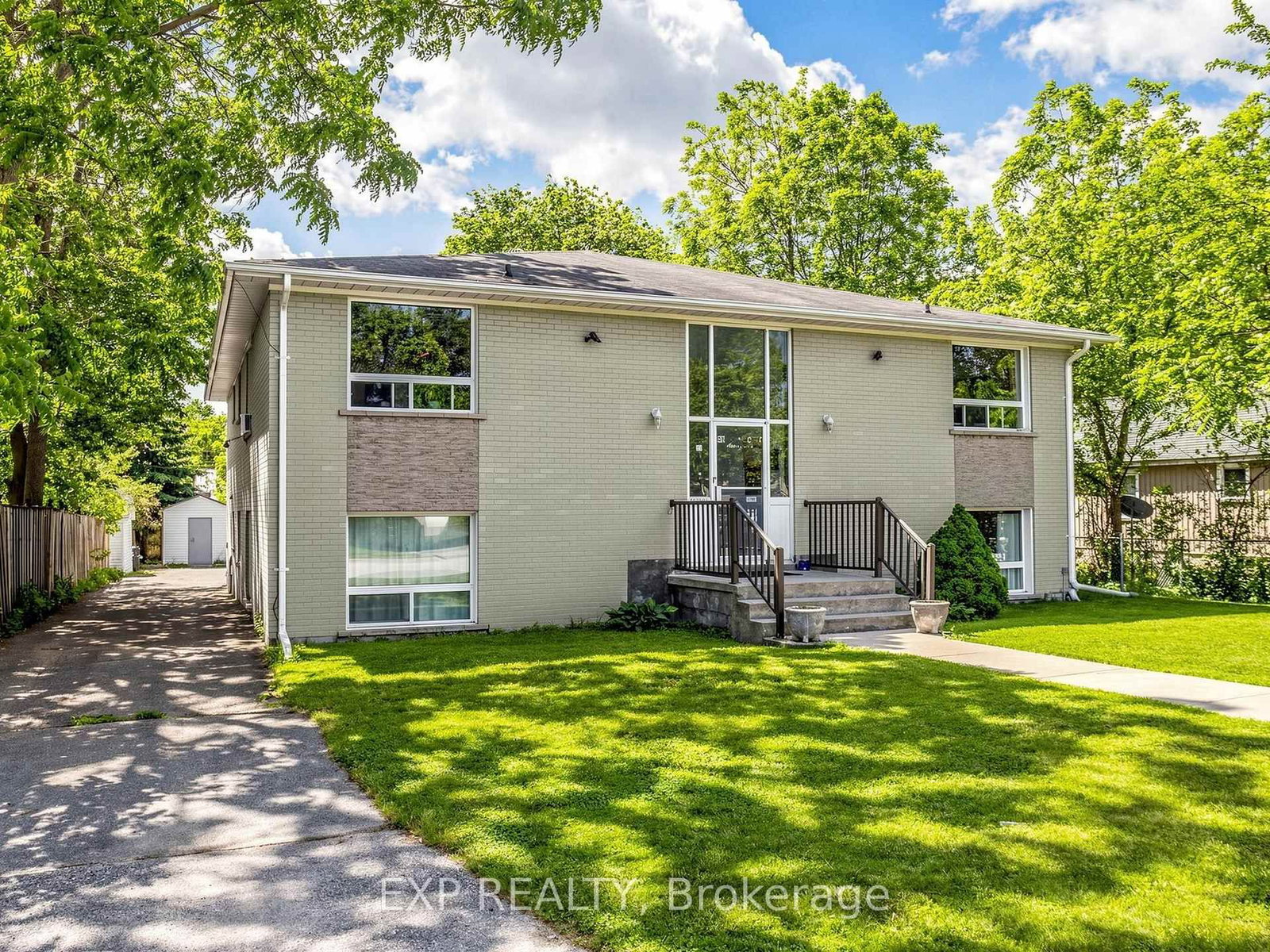 89 Donald Street • Barrie, ON photo 2