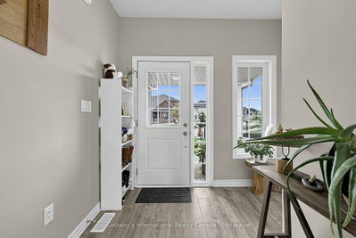 270 Springfield Crescent • Clearview, ON photo 8