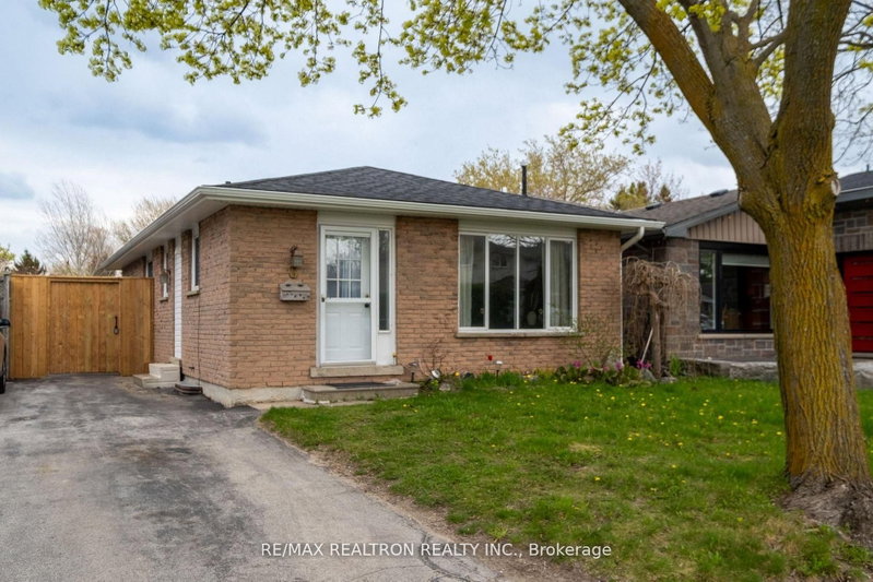 8 Courtice Crescent