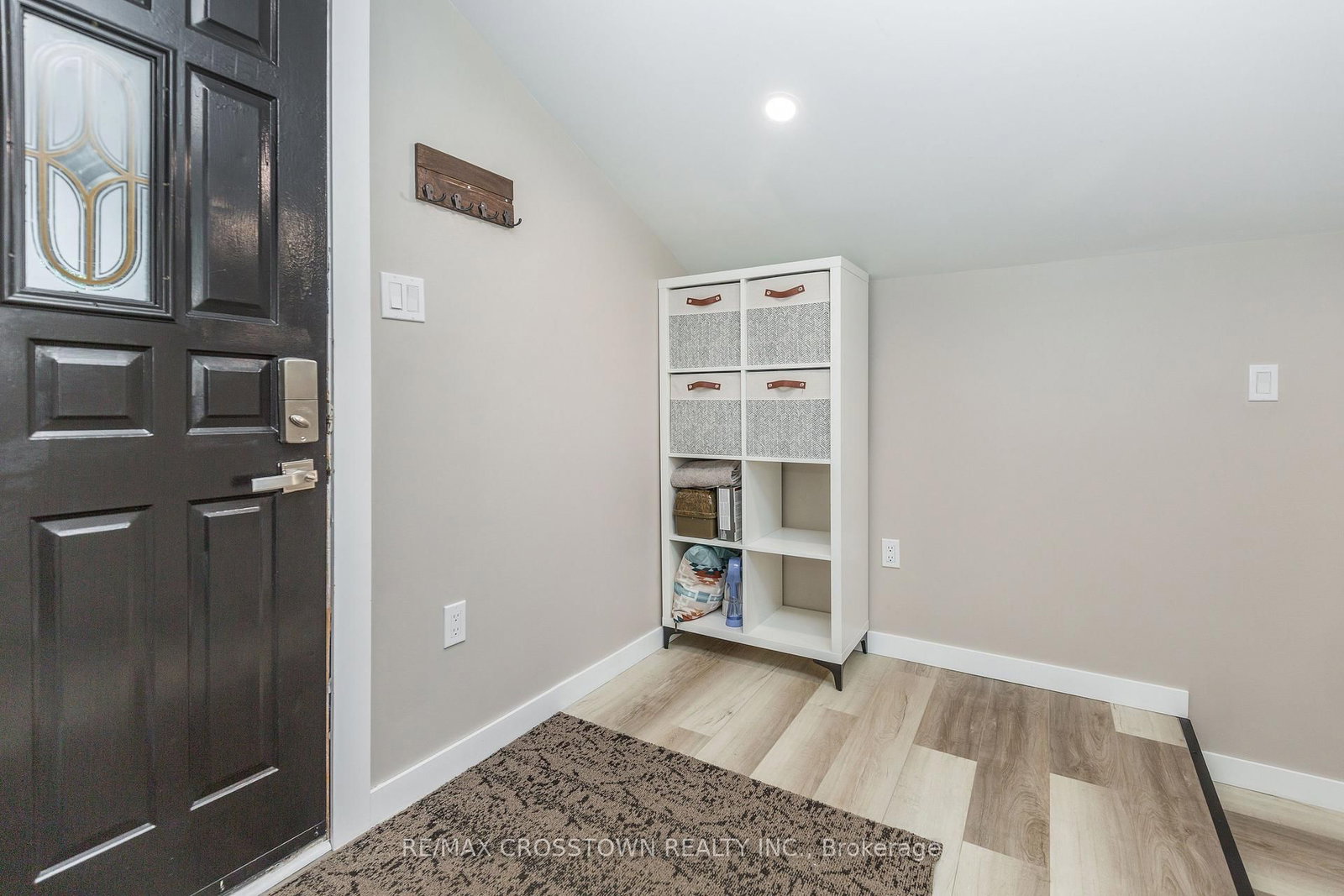 281 Elizabeth Street • Midland, ON photo 9