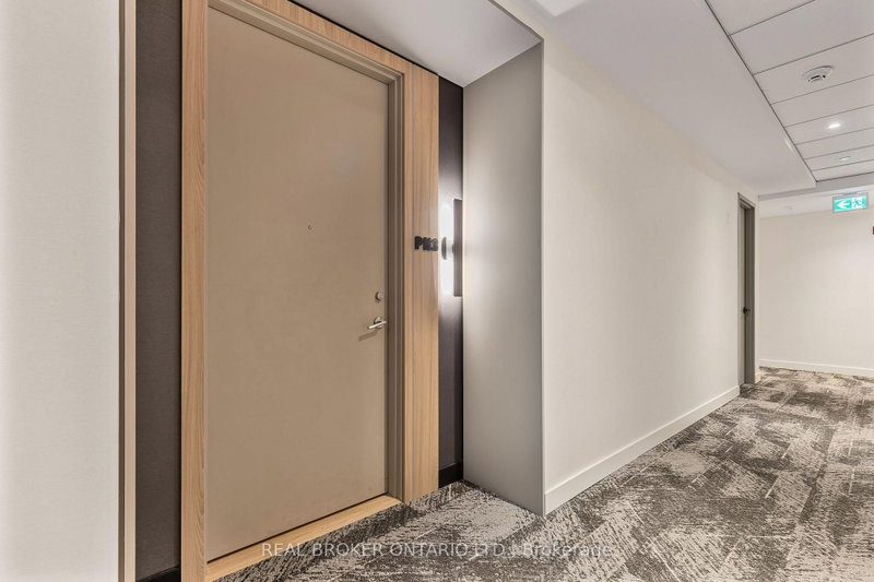 PH 3 - 185 Dunlop Street E