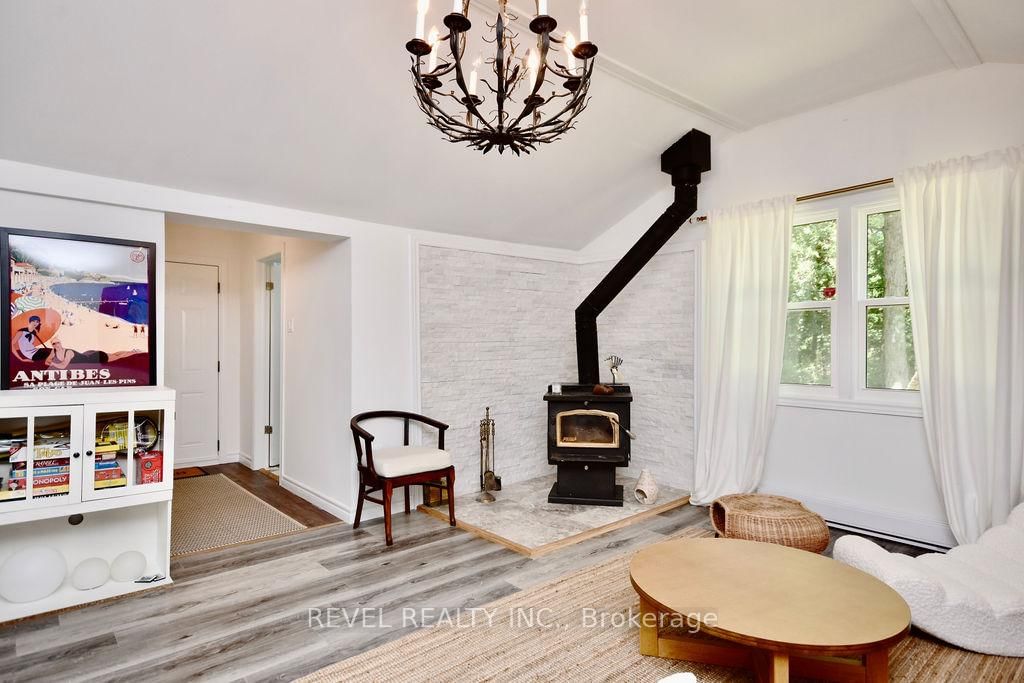 39 Domar Road, Tiny 3