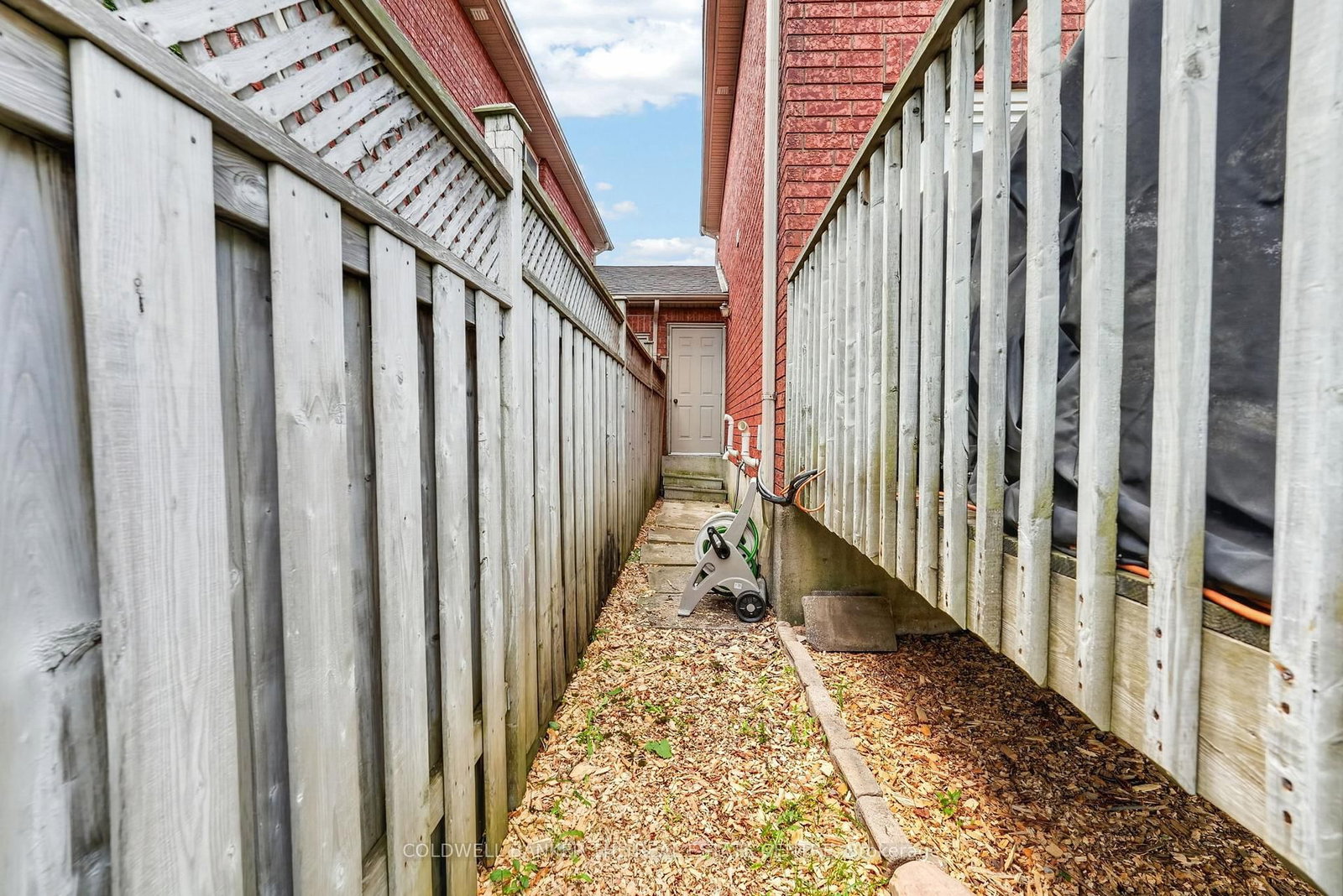 98 Cheltenham Road • Barrie, ON photo 34