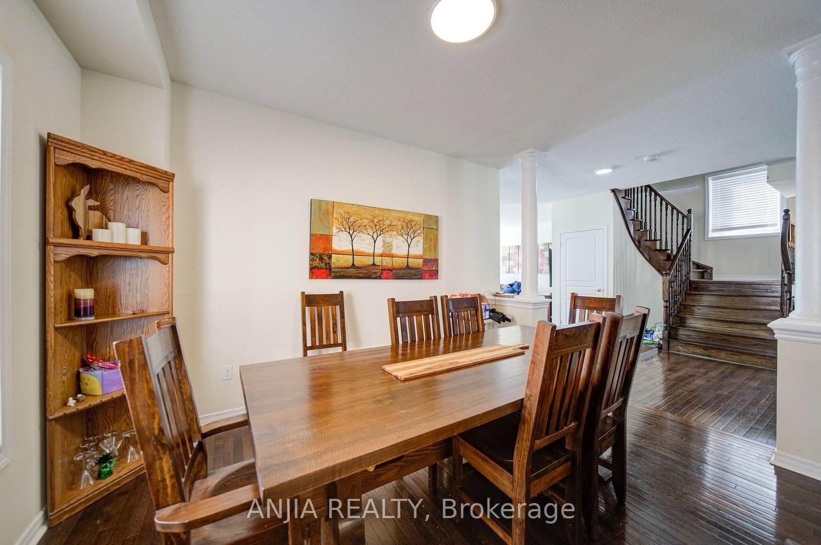 Listing Image 7