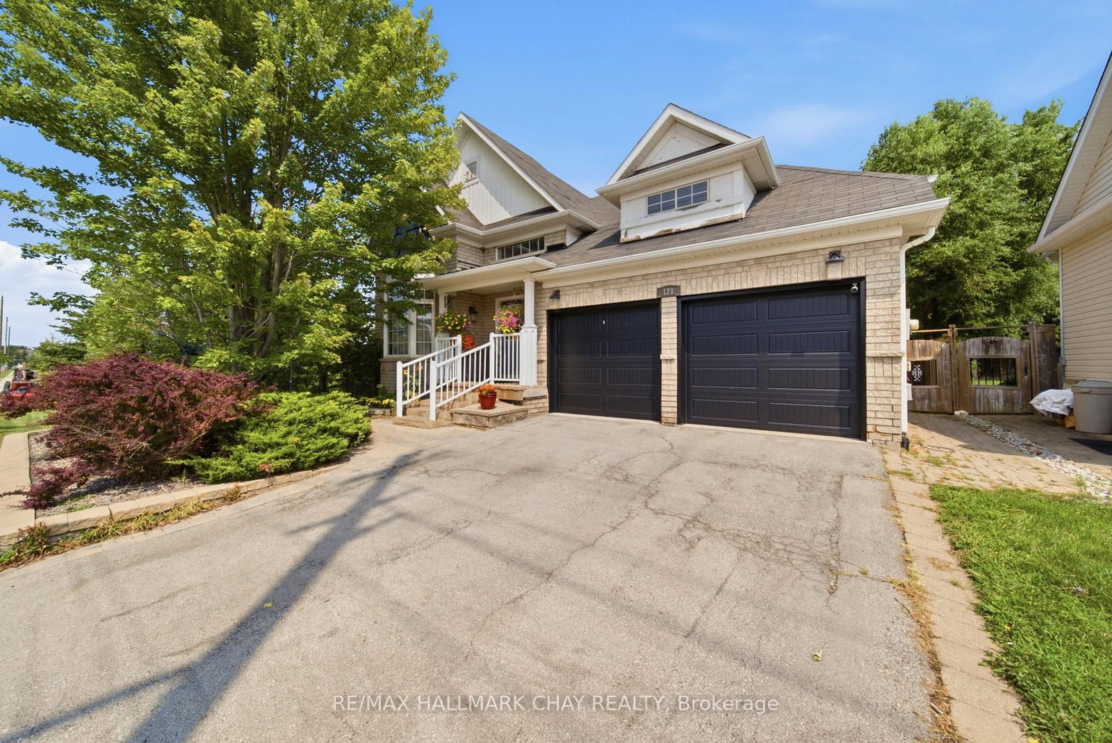 121 Prince William Way • Barrie, ON photo 1