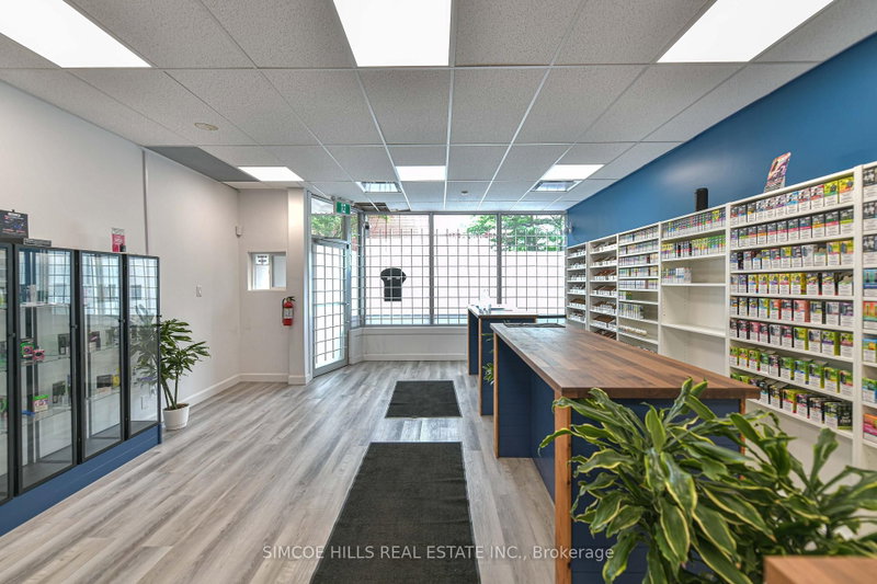 33 Mississaga St W photo 5