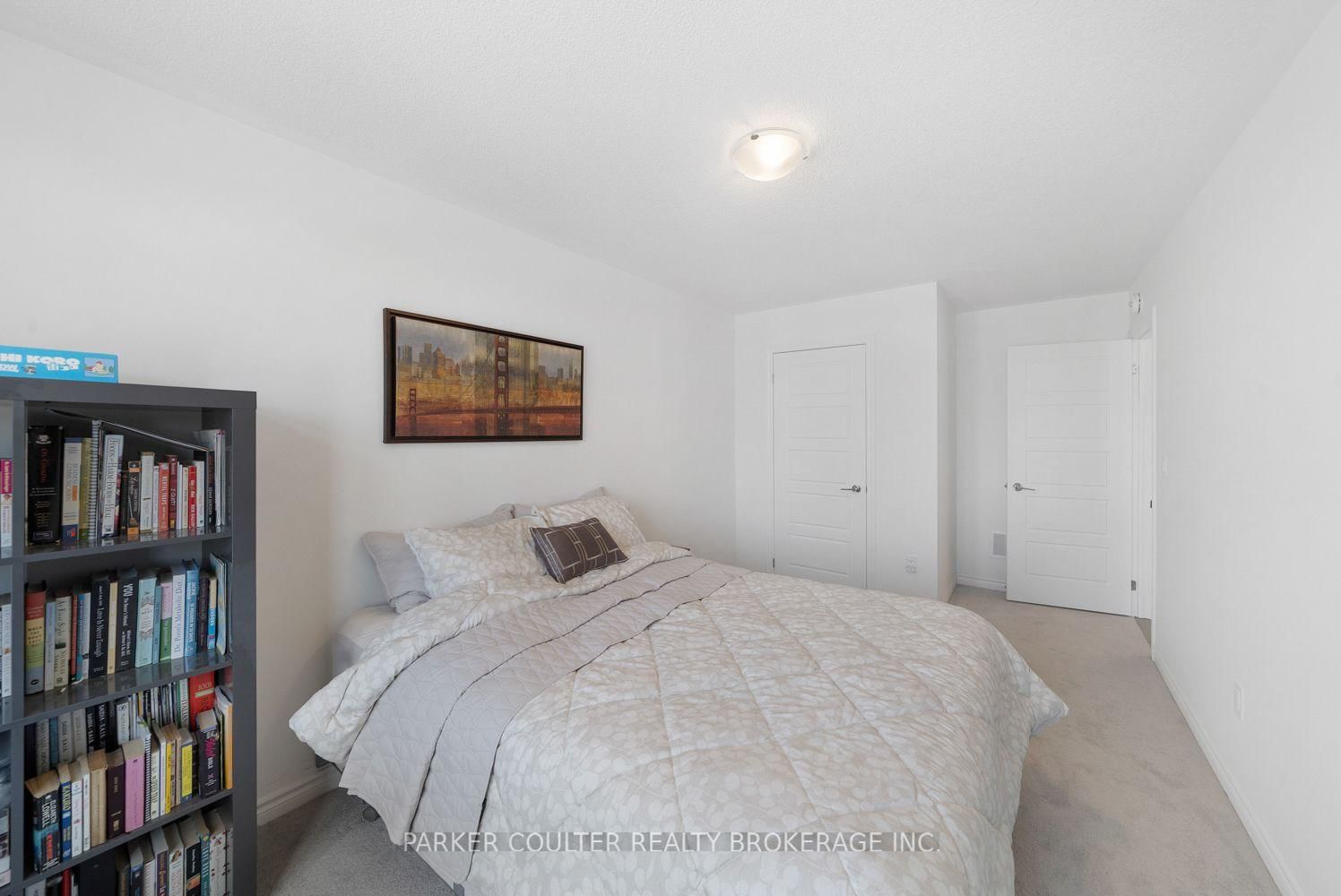 48 West Oak Trail • Barrie, ON photo 25