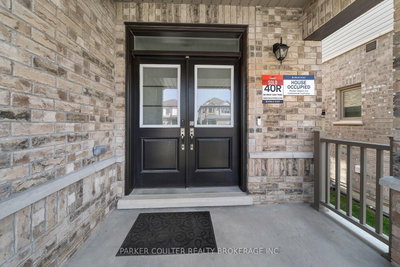 48 West Oak Trail • Barrie, ON photo 5
