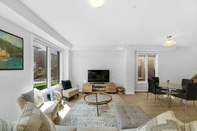 48 West Oak Trail • Barrie, ON photo 9
