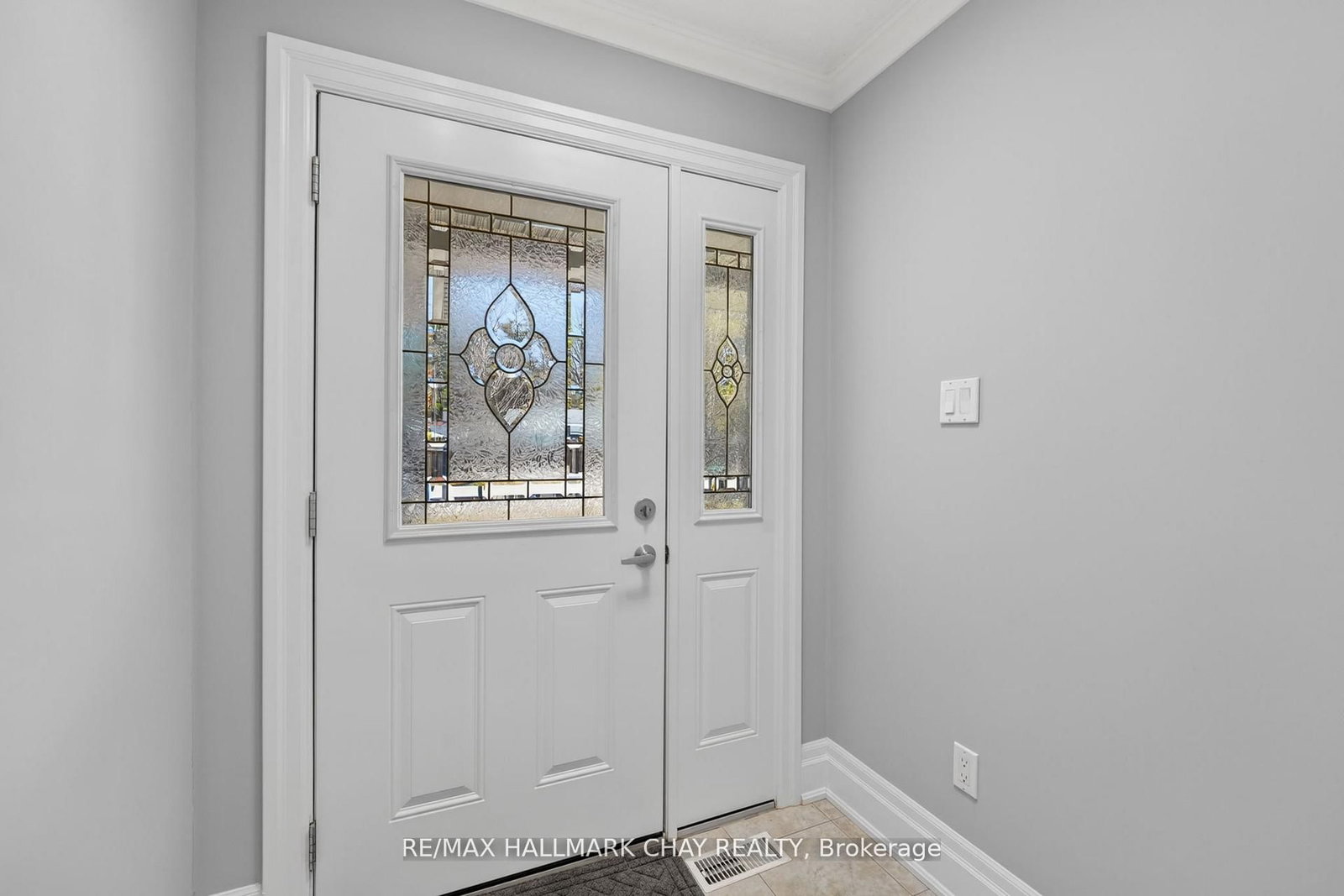 19 Greenway Drive • Wasaga Beach, ON photo 4