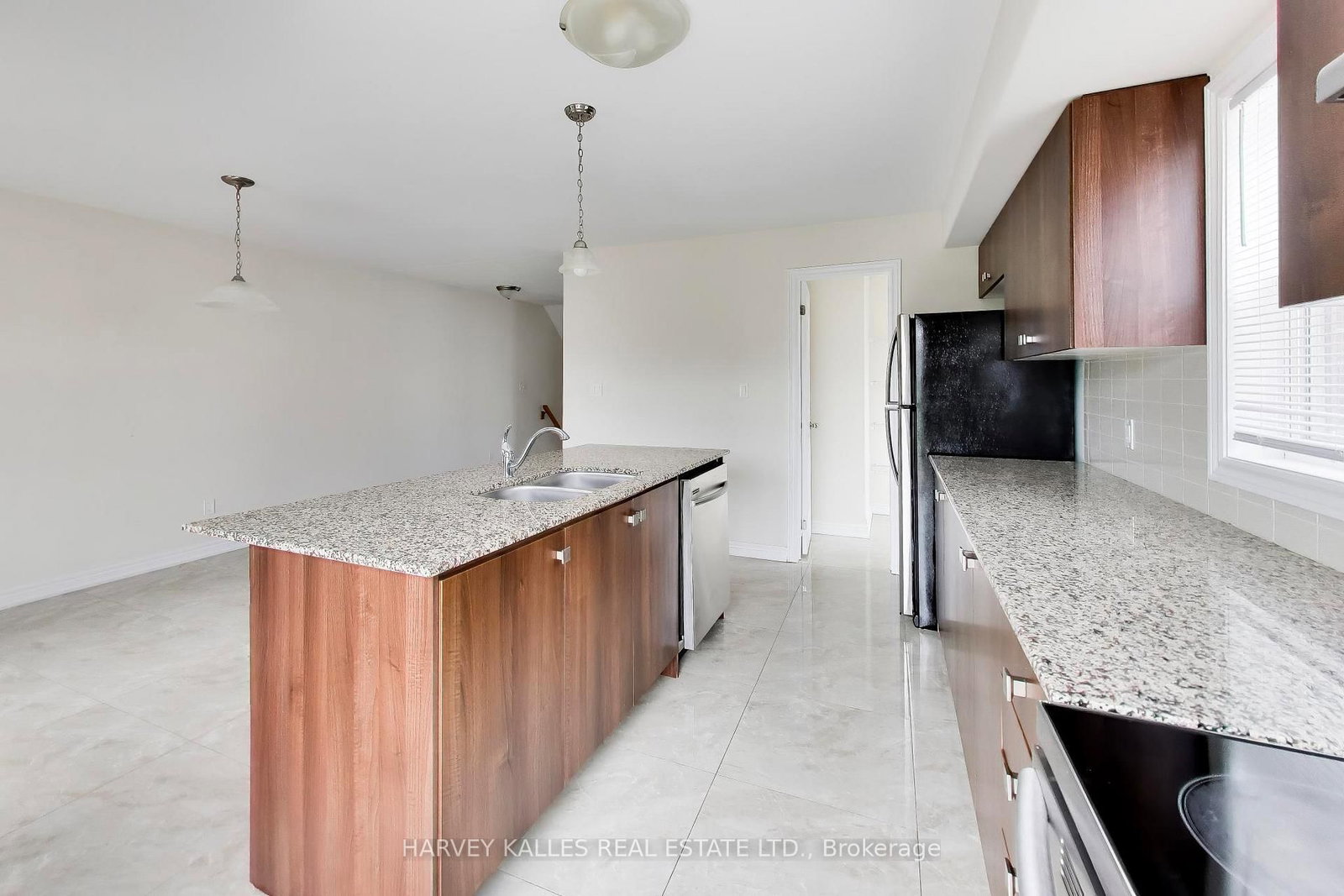 1 Leggott Avenue • #38 • Barrie, ON photo 16