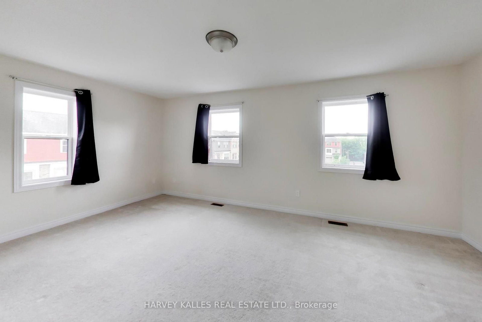 1 Leggott Avenue • #38 • Barrie, ON photo 23