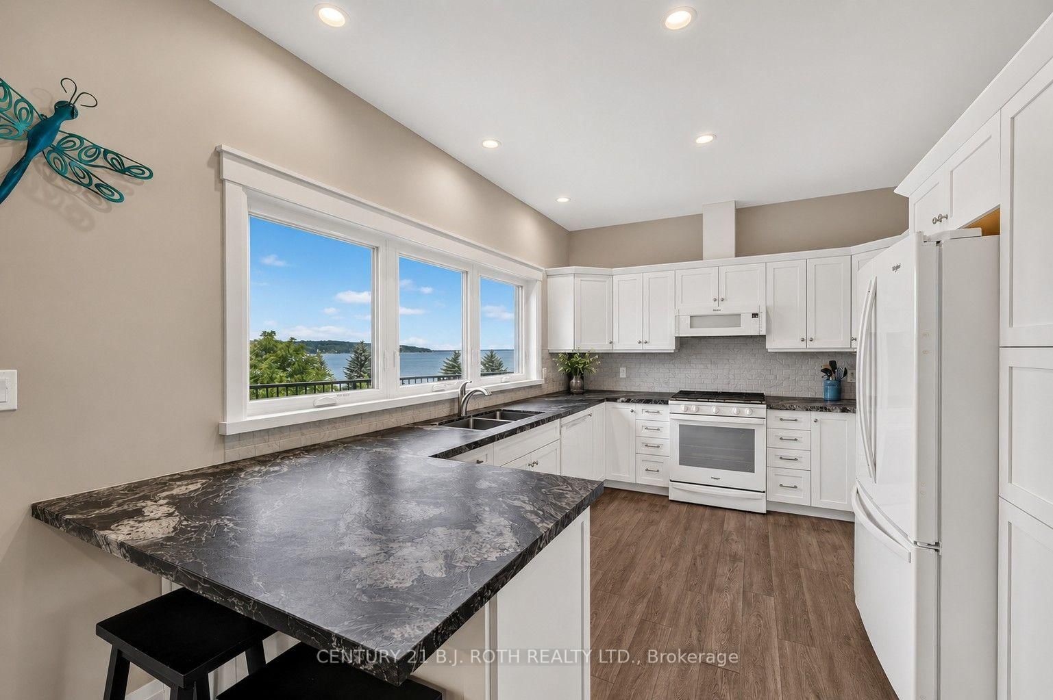 244 Frank Street • Midland, ON photo 11