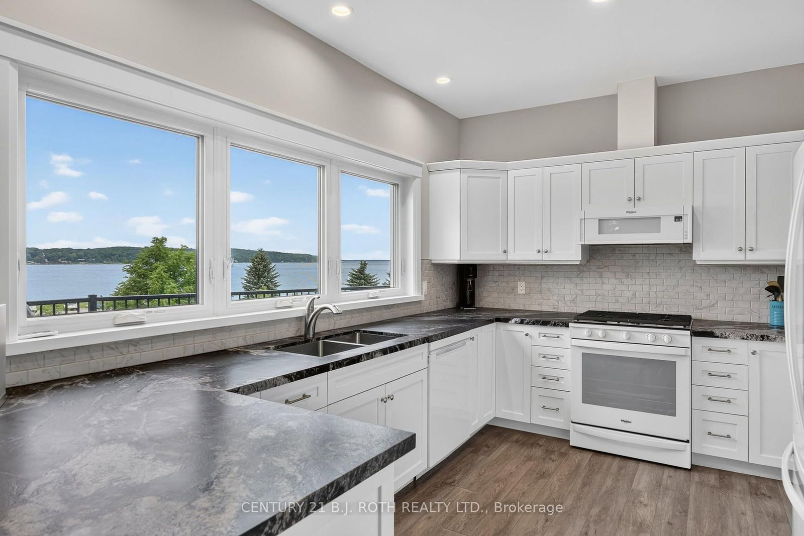 244 Frank Street • Midland, ON photo 12
