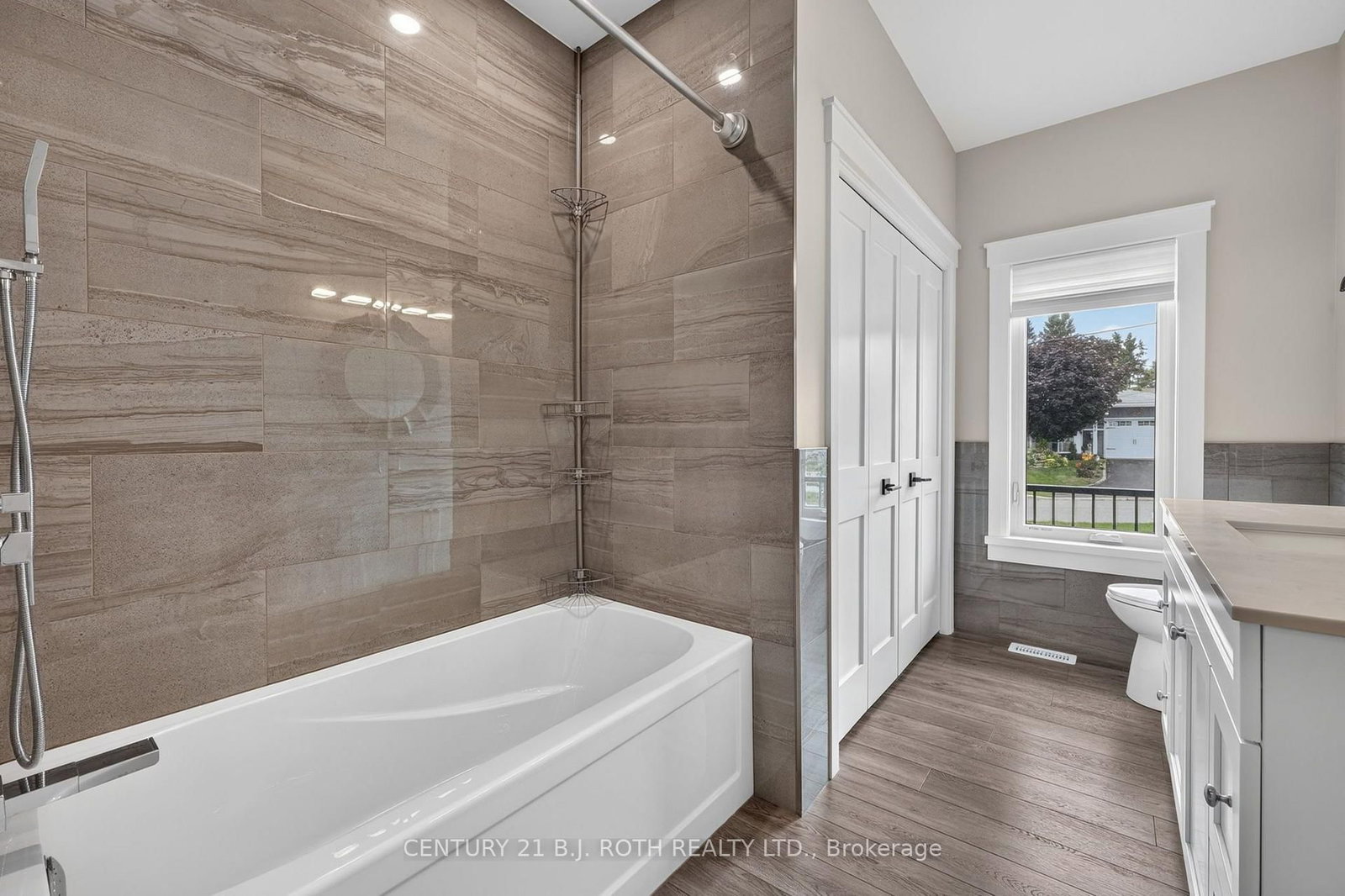 244 Frank Street • Midland, ON photo 15