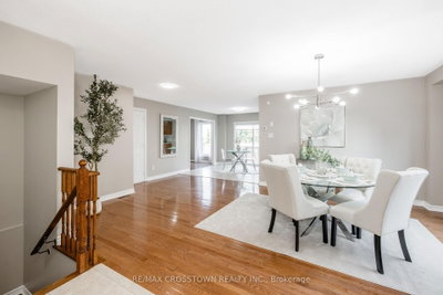22 Maple Crown Terrace • Barrie, ON photo 7