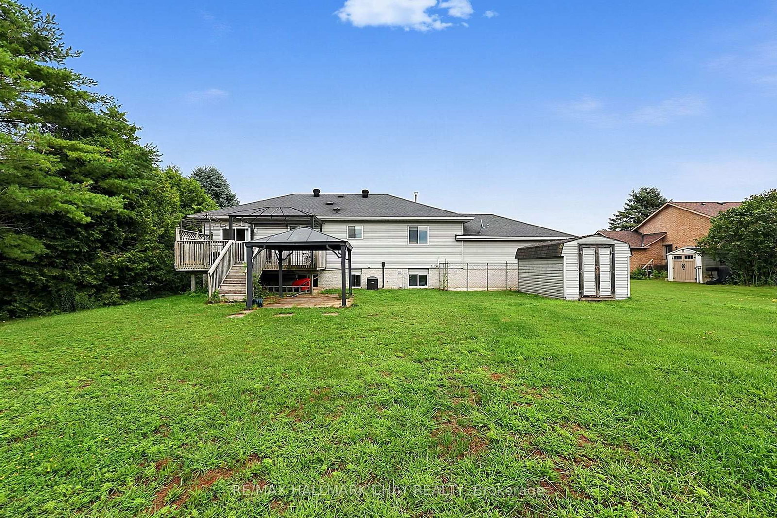 1 Dean Court • Wasaga Beach, ON photo 12