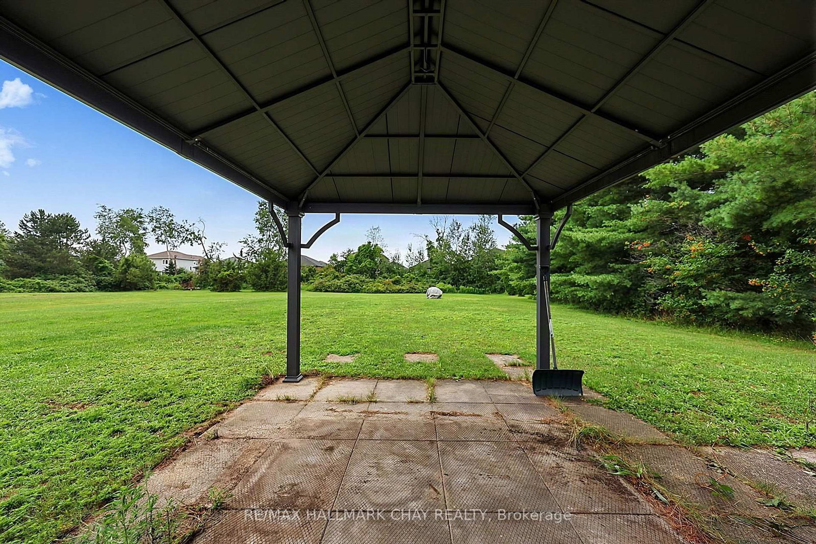 1 Dean Court • Wasaga Beach, ON photo 13