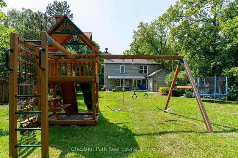 71 Hickory St photo 5