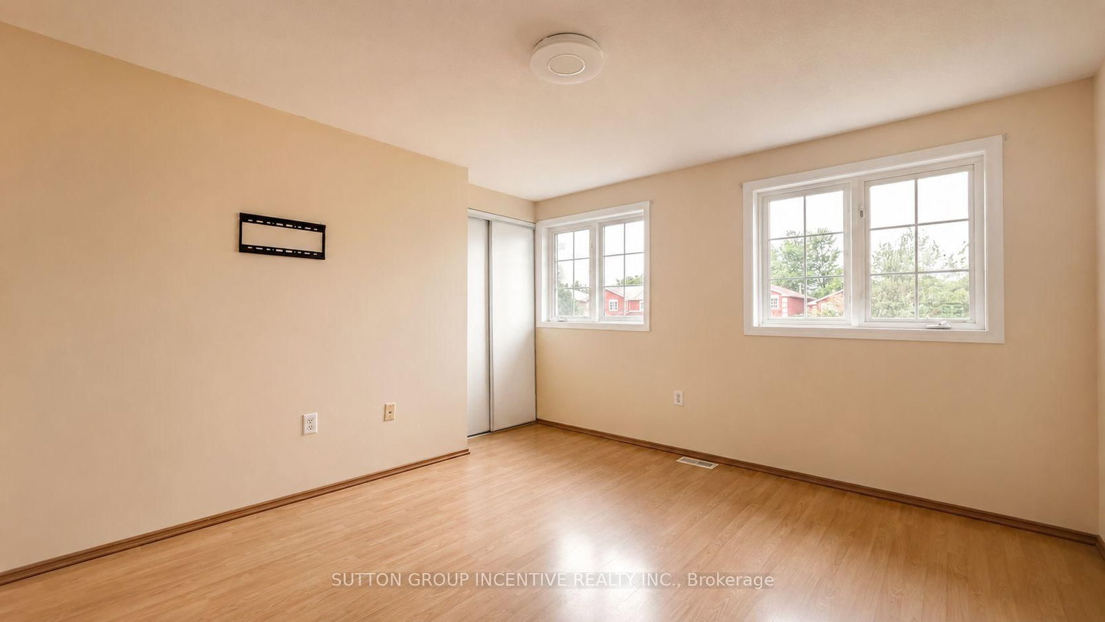 25 Lions Gate Boulevard • Barrie, ON photo 10