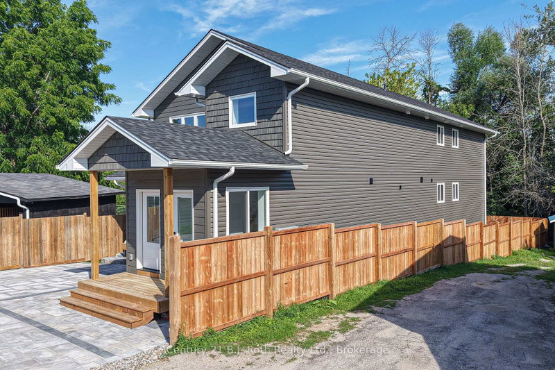 2 (Upper) - 165 Barrie Road