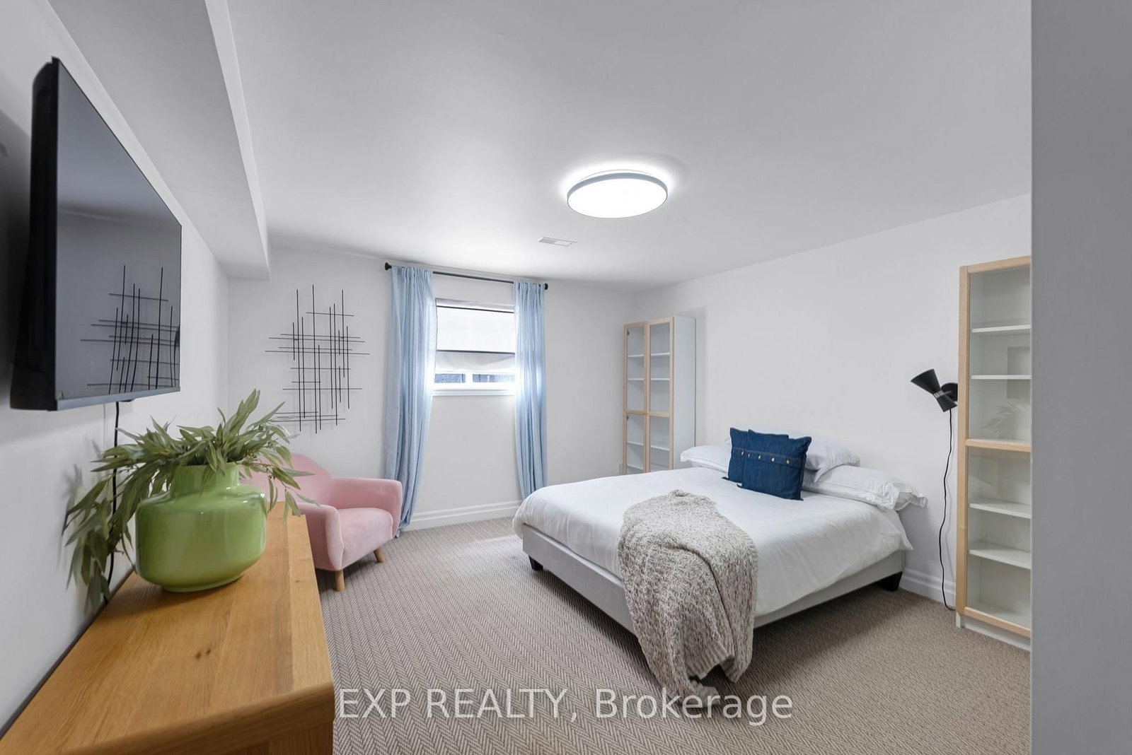 256 Old Mosley Street • Wasaga Beach, ON photo 37
