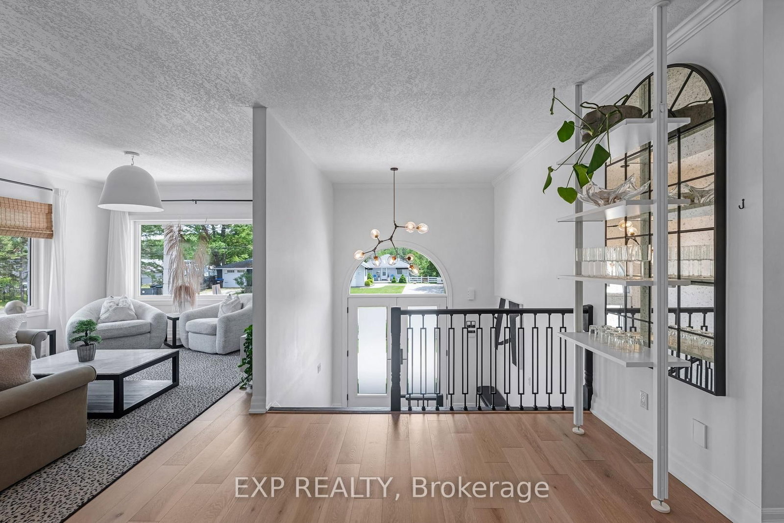 256 Old Mosley Street • Wasaga Beach, ON photo 5