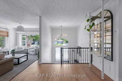 256 Old Mosley Street • Wasaga Beach, ON photo 5