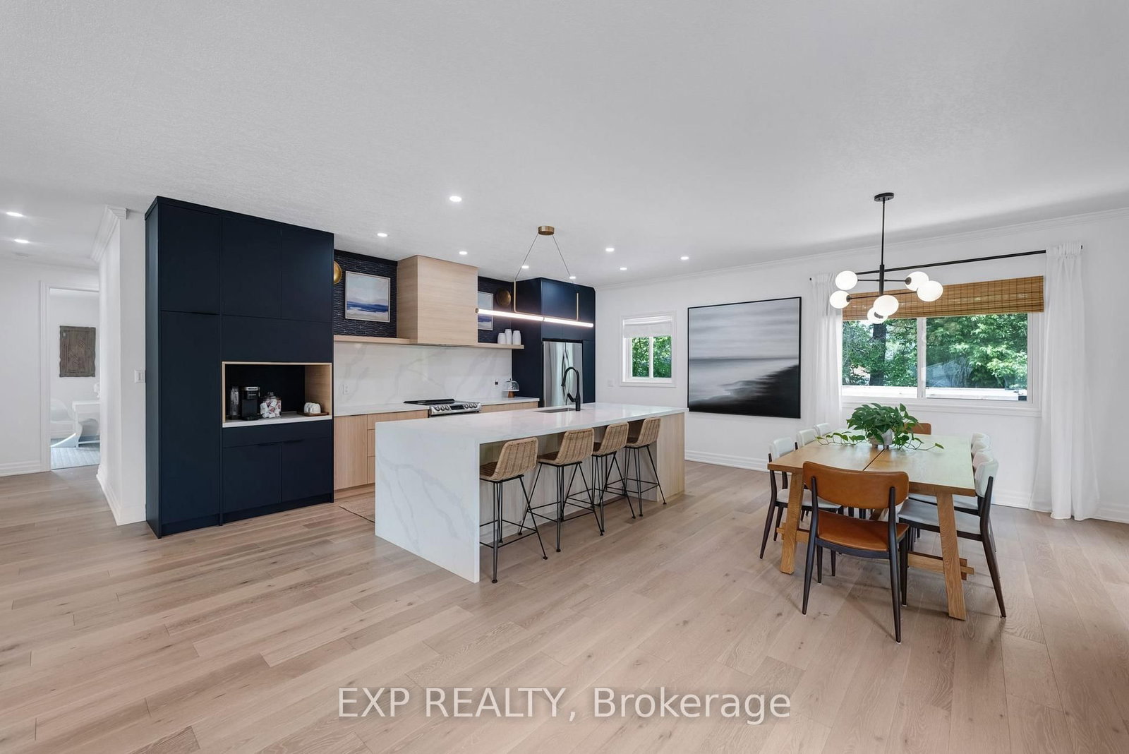 256 Old Mosley Street • Wasaga Beach, ON photo 6