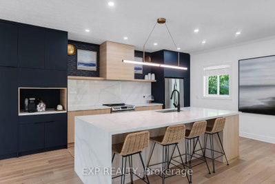 256 Old Mosley Street • Wasaga Beach, ON photo 7