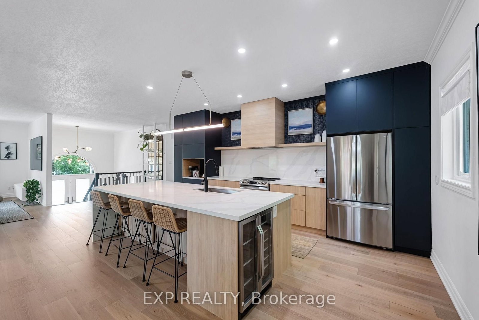 256 Old Mosley Street • Wasaga Beach, ON photo 8