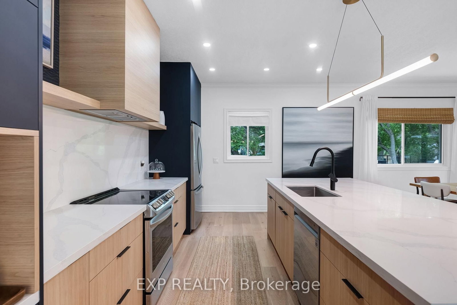 256 Old Mosley Street • Wasaga Beach, ON photo 9