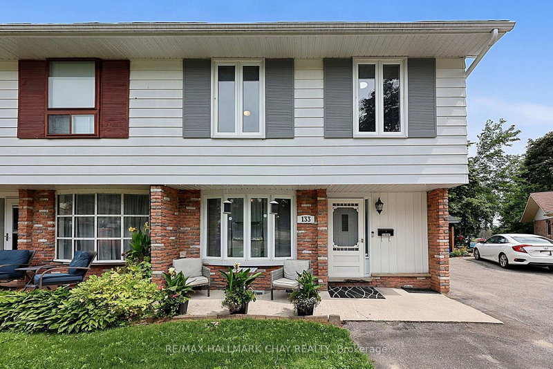 133 Daphne Crescent