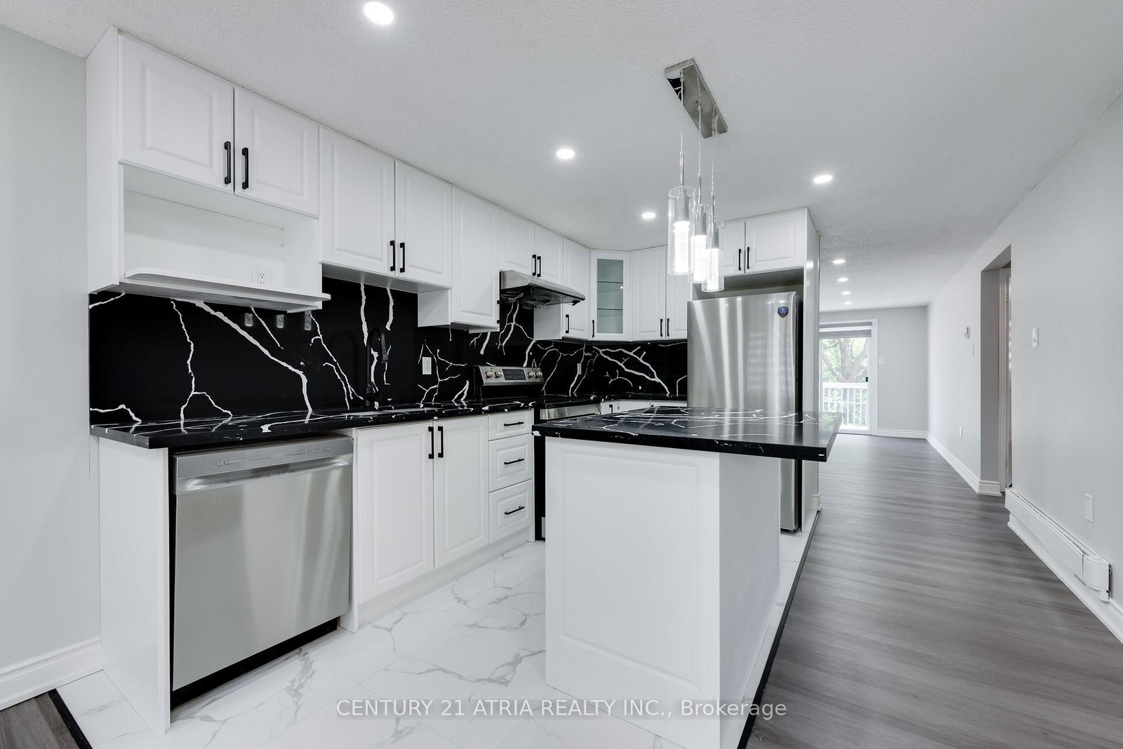 706 Frazer Drive • Midland, ON photo 9